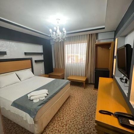Uenaten Otel Gaziemir Exteriör bild