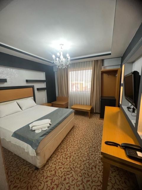 Uenaten Otel Gaziemir Exteriör bild
